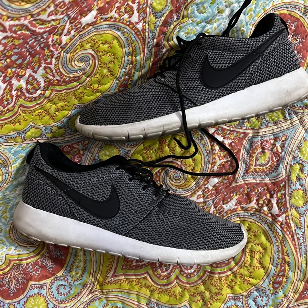 NIKE gray sneakers